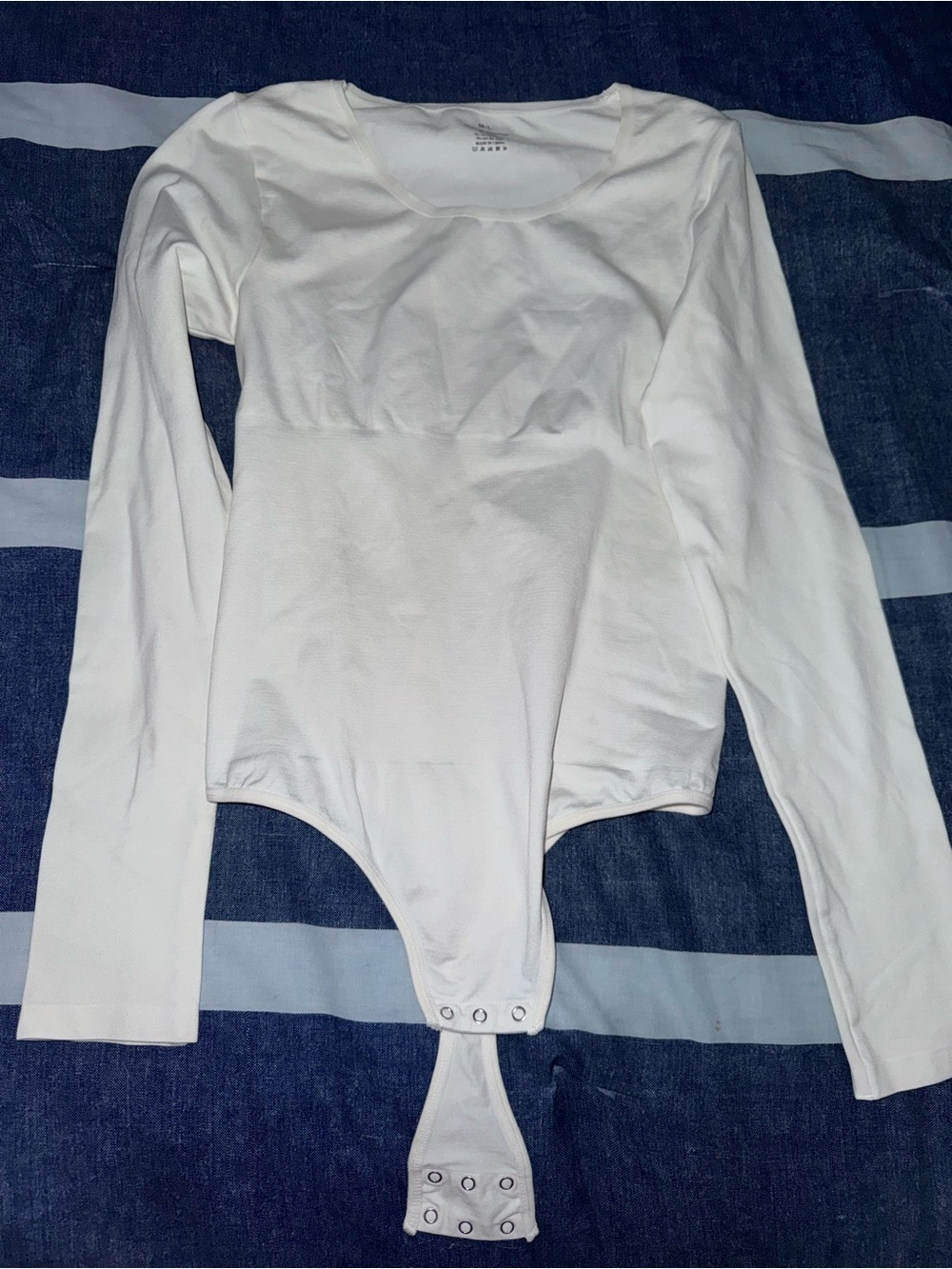 Long Sleeve Snap-Closure Bodysuit in White - Picture 2 of 5